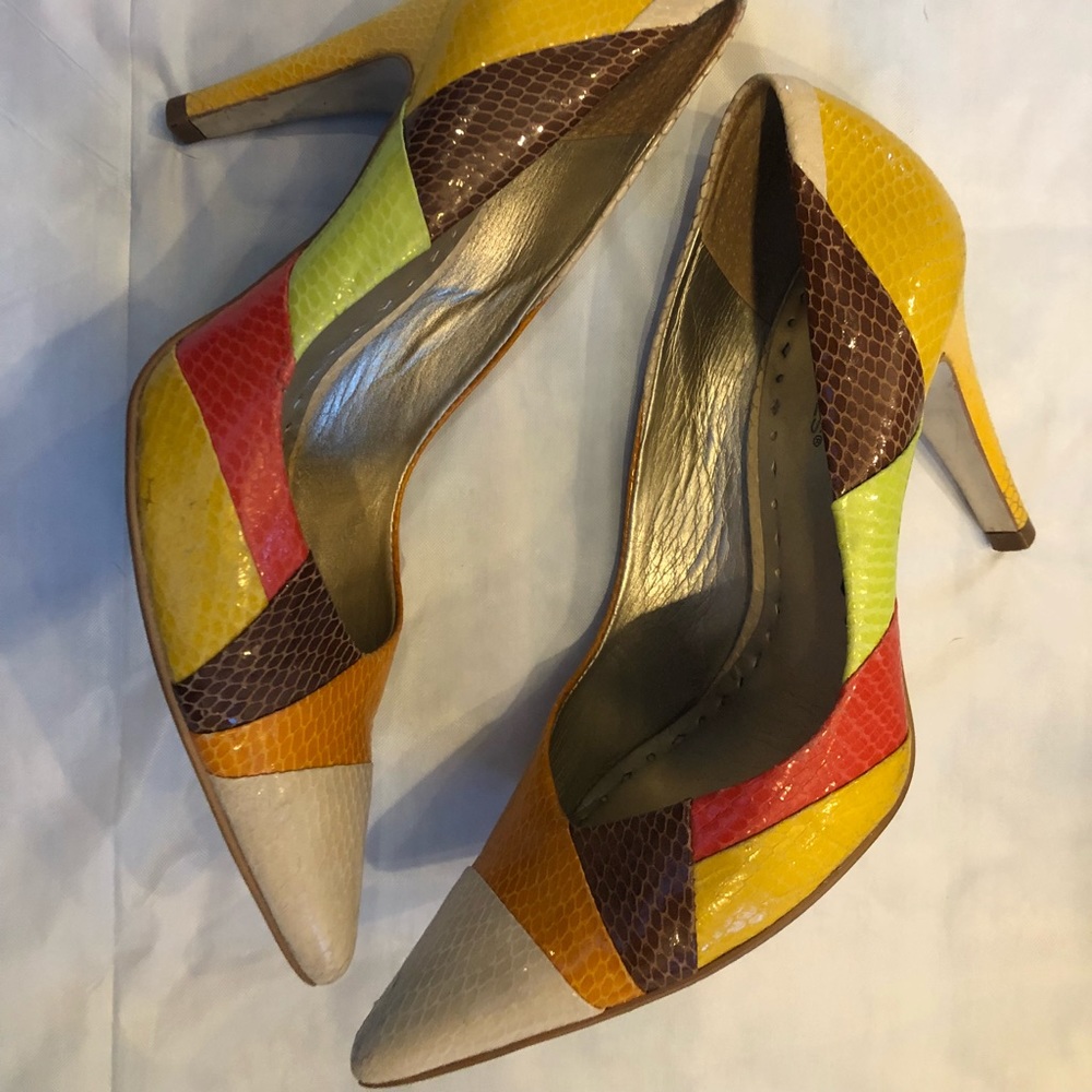 BCBG GIRLS multi-colored pumps